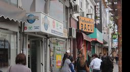 El microcentro tiene 418 comercios: el 25% es de indumentaria y calzado..