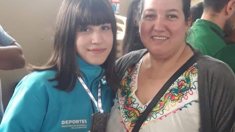 Aluhe Crespín, ganadora de la medalla de plata en Taekwondo. .