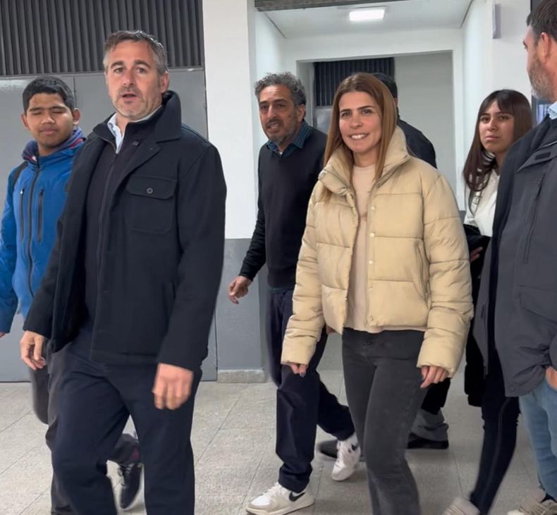 Achával y Peralta inauguraron las obras de la escuela Secundaria 10 de Manuel Alberti.&nbsp;
