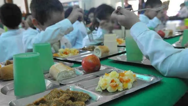 RECLAMO. Los intendentes exigen unos $220 millones de pesos adeudados a los comedores escolares.