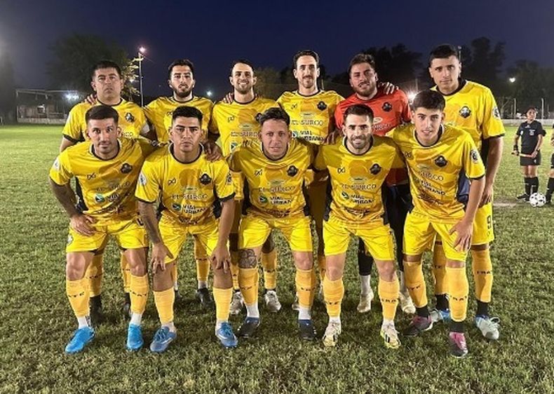 EQUIPO. La Fraternidad se acomodó como escolta de la División A.