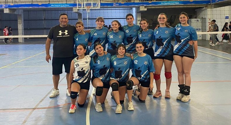 Las chicas de Capilla Racing Club gritaron campeón en la Sub 19.