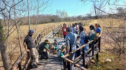 Alumnos del Jardín Palabritas de Peruzzotti conocieron por primera vez la Reserva Natural del Pilar, junto a sus familias y docentes de la institución. Allí disfrutaron de una salida especial en contacto con la naturaleza. Pilar Turismo / @PilarTurismo..