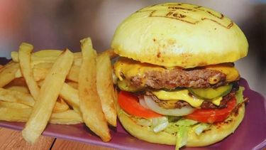 Burguers del gol. El nuevo emprendimiento gastronómico está ubicado en Manuel Alberti.&nbsp;