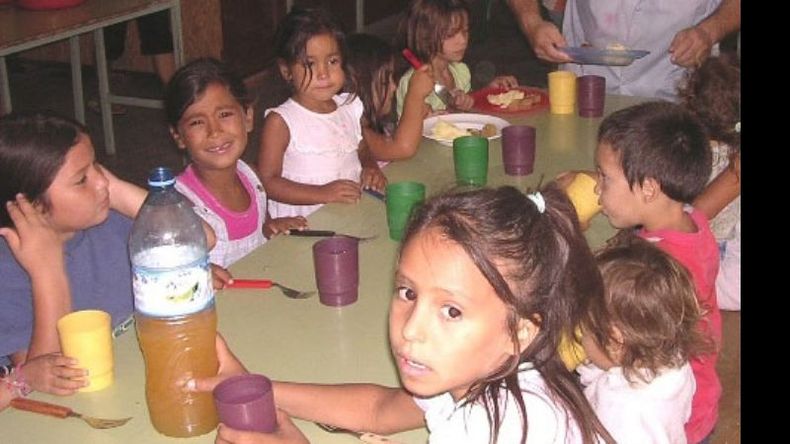 En Pilar, el servicio de comedores alcanza a 18.000 chicos de las escuelas..