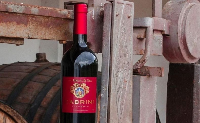 Se trata del Vino Especial Licoroso de Misa de Bodega Cabrini. (Los Andes).