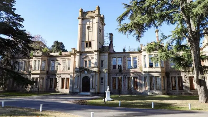 INSTITUTO CARLOS PELLEGRINI. La casa de la Universidad de Pilar.