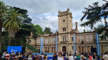 En el Pellegrini, se está llevando a cabo la presentación de la Universidad de Pilar.&nbsp;