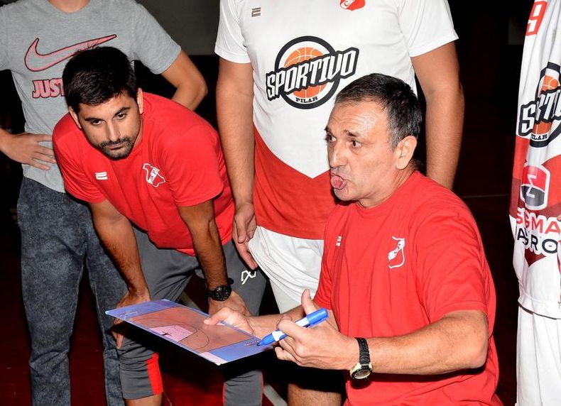CONDUCCIÓN. Marcelo Asturiano y su último paso por Sportivo.