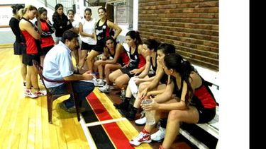 La Primera femenina del Rojinegro comenzará el martes su ilusión de ascenso..