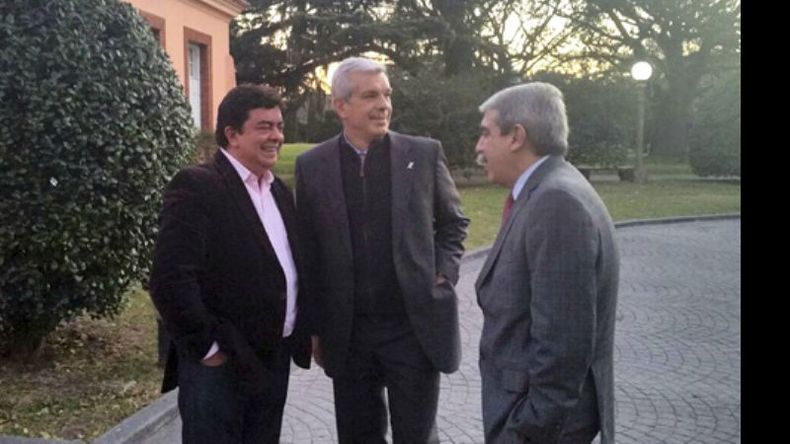 MOSQUETEROS. Espinosa, Domínguez y Fernández, en Olivos..