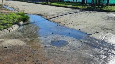 Fragata Hércules y Goleta Sarandí, barrio Villa Verde #Pilar @AySA_Oficial @MunicipioPilar @pilaradiario. Se podrá solucionar el inconveniente? Ma. Flo-rencia / @FlorSriLanka..