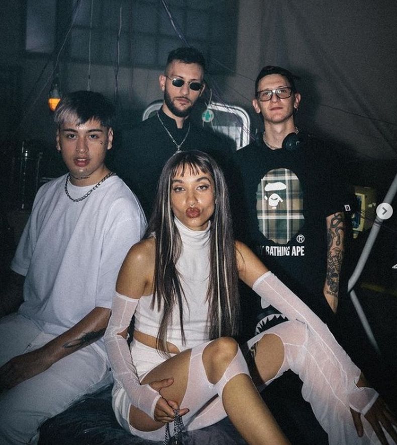 Mar&iacute;a Becerra, Tiago PZK y Litkillah junto a Facu Ballve.