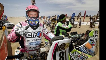 Pese a la fractura, Eduardo Alan, está a una etapa de completar el Dakar..