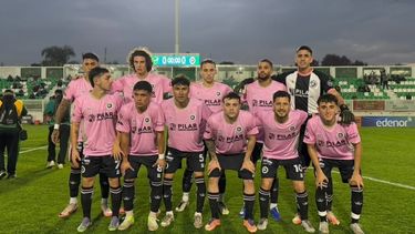 EQUIPO. La formación de Real Pilar que perdió en la noche de Ituzaingó.