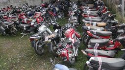 Las motos fueron incautadas a sus dueños por diversos motivos. Las motos fueron incautadas a sus dueños por diversos motivos.
