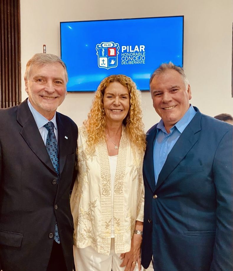 Daniel Agoetino (izq), con Leguizamón y Trindade. Hoy tambalea su continuidad en el bloque libertario. &nbsp;