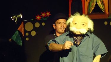 los titeres de el naque salen a recorrer los barrios