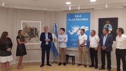 PREMIADO. Colapinto en el consulado argentino, en Barcelona..