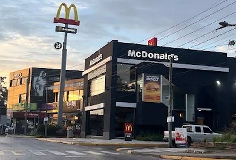 El hecho ocurrió en el Mc Donald´s de ruta 26 y Panamericana ramal Campana.