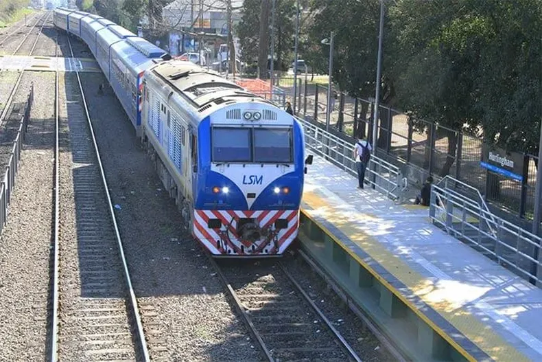 Se demora el mantenimiento de los coches del tren San Martn