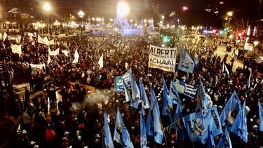 MASIVO. Los pilarenses esperaron hasta la madrugada para liberar el festejo.