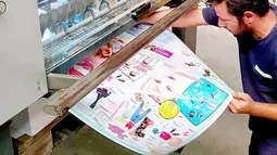 EN ABRIL. World Color vuelve a poner en marcha su iniciativa solidaria. EN ABRIL. World Color vuelve a poner en marcha su iniciativa solidaria.