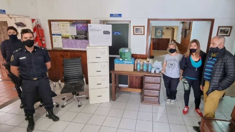 Algunos de los comerciantes que participaron, el día de la entrega..