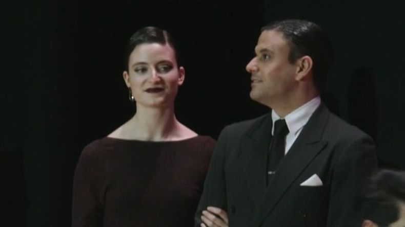 Añes Arredondo y Matteo Antonietti sobre el escenario del Teatro Gran Rex.