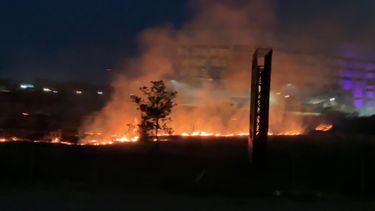 LLAMAS Y HUMO. El incendio se produjo en el kilómetro 46 de Panamericana. Ya fue controlado.&nbsp;