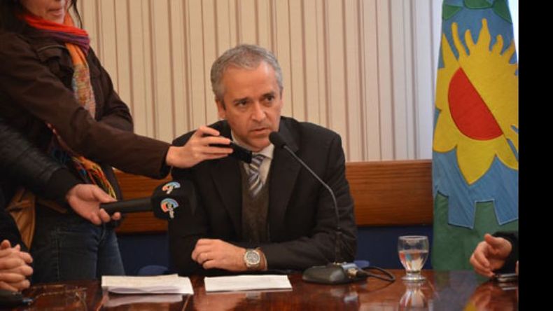 RECLAMO. Martínez encabezó la conferencia contra Edenor..