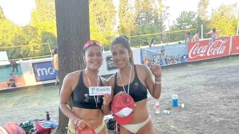 DUPLA. Acosta y Paniagua, las ganadoras de la Copa de Oro femenina. .