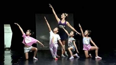 DANZA. Uno de los talleres más concurridos en todas las localidades..