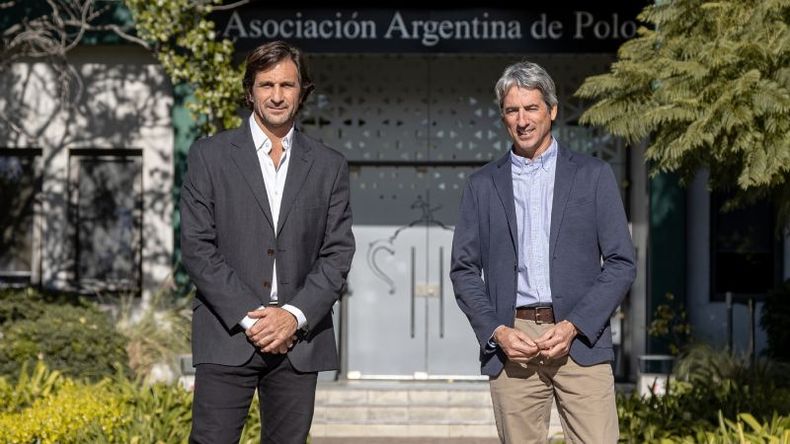 NUEVA CONDUCCIÓN. Novillo Astrada junto al flamante presidente, Delfín Uranga. (Foto: Matías Callejo)..