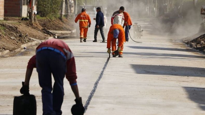 PRIORIDADES. El gobierno define criterios para llevar asfalto..