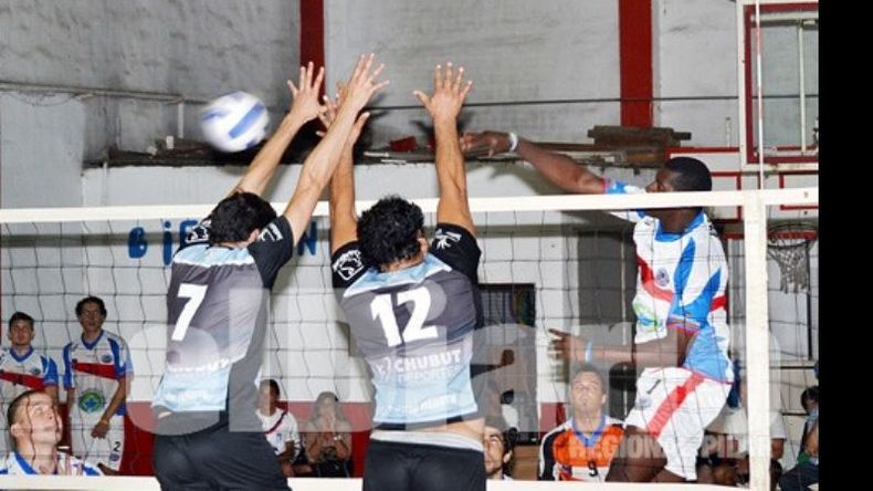 (Fredy Caballero). El opuesto Joselo Nazareno fue determinante en el cierre del partido..