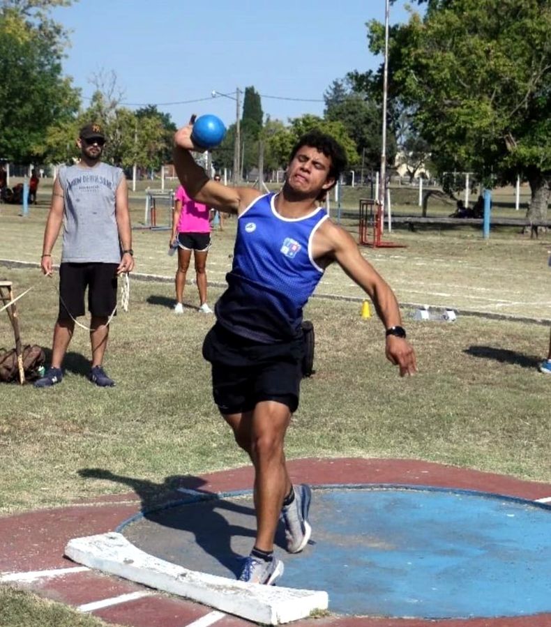 Silver Peralta ganó en lanzamiento de bala con 10,82 metros.
