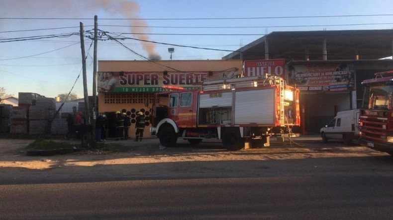 Trabajaron dos dotaciones de bomberos..