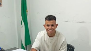 FIRMA. Mauricio Camargo continuará en Ituzaingó tras su paso por Colegiales. FIRMA. Mauricio Camargo continuará en Ituzaingó tras su paso por Colegiales.