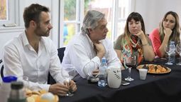 VISITA. La reciente presencia de Alberto Fernández es capitalizada por Achával..