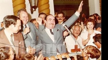 Luis Lagomarsino asume la intendencia en 1983, tras ganar con el 52,4%..