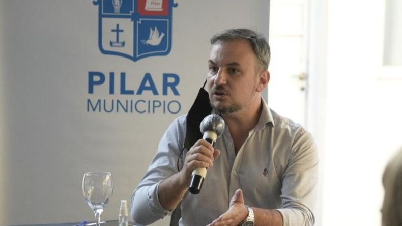 TIENE LA PALABRA. El secretario de Obras Públicas, Guido Bordachar, durante el anuncio de esta tarde..