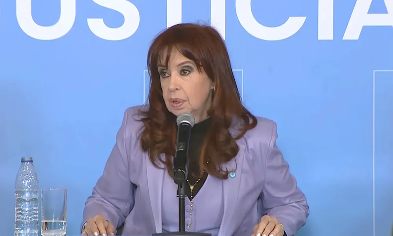 UNIDAD. Cristina Kirchner llamó a no caer en las falsas antinomias.