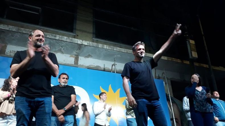 FESTEJO. En Pilar, el oficialismo volvió a conseguir el triunfo, como ocurrió en las PASO..