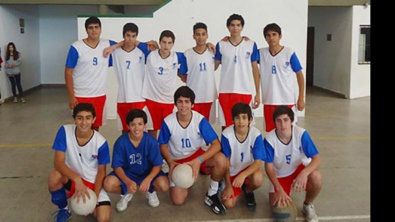 Los chicos del Sub 16 de Muni Pilar ganaron por 35-33, 25-30 y 18-13..