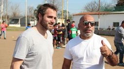 MEDIOCAMPO. Achával junto a Chicho Serna. Destacaron el rol de los clubes. .