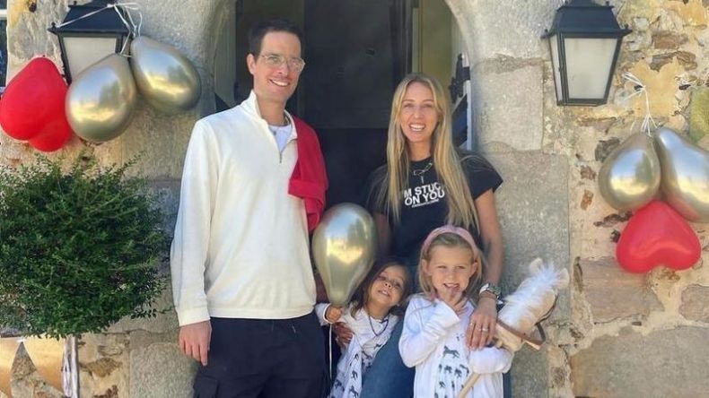 El hijo de la trilliza María Emilia volvió a su casa junto a su mujer y a sus hijas..