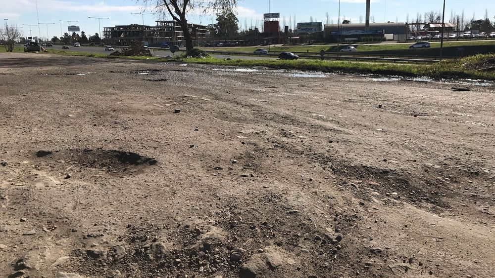 MAL ESTADO. Las colectoras del Ramal Pilar reclaman mejoras.&nbsp;