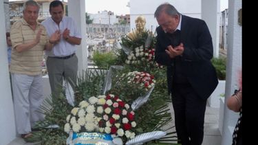 Marcelo Castillo, José Molina y Humberto Zúccaro, ayer, en el recuerdo a Luiso..