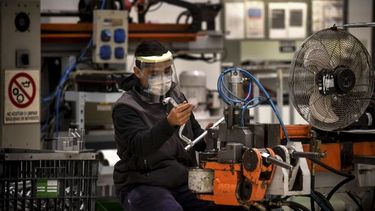 PRODUCCIÓN. Se permitirá el funcionamiento de algunas industrias como parques industriales..